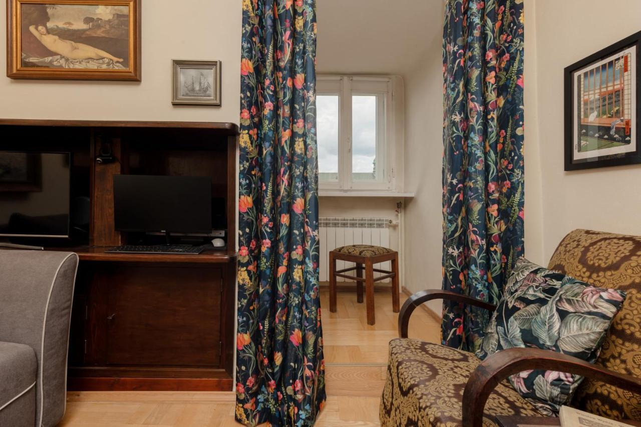 Atmospheric Apartment Next To Warsaw Old Town Square By Noclegi Renters Bagian luar foto